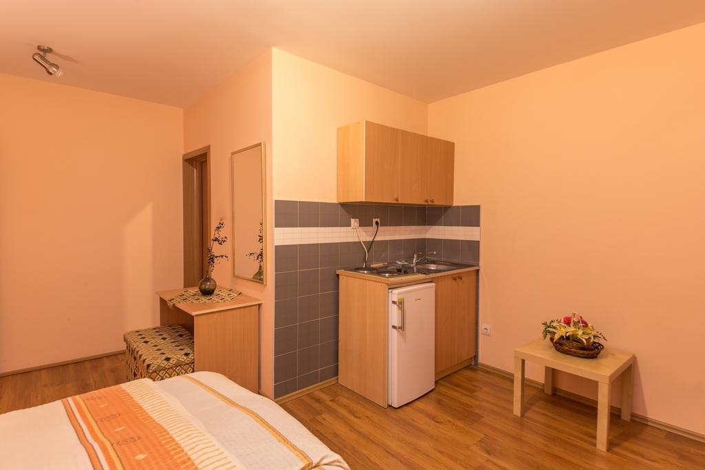 Apartments Bokan Cetinje Phòng bức ảnh