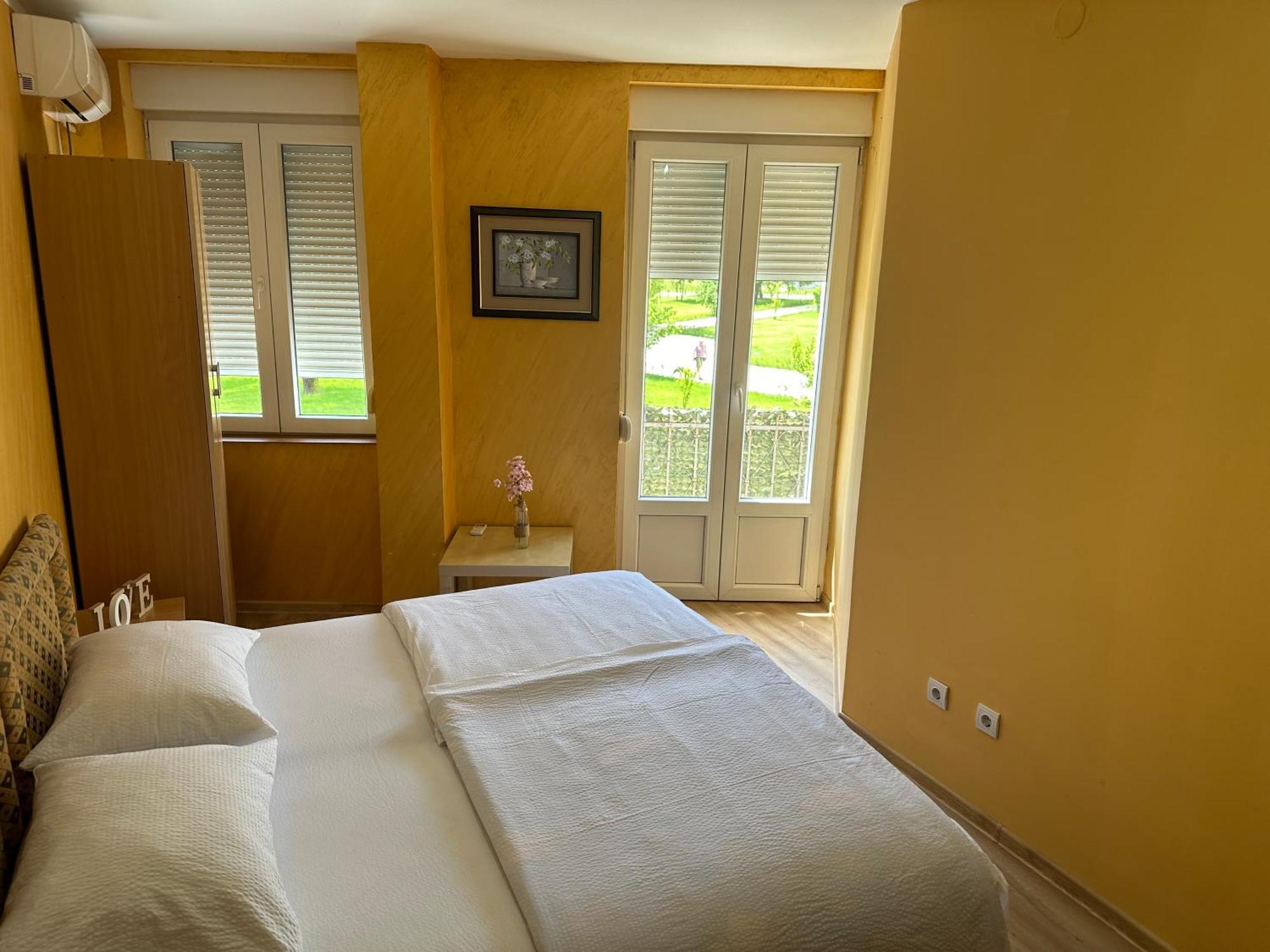 Apartments Bokan Cetinje Ngoại thất bức ảnh