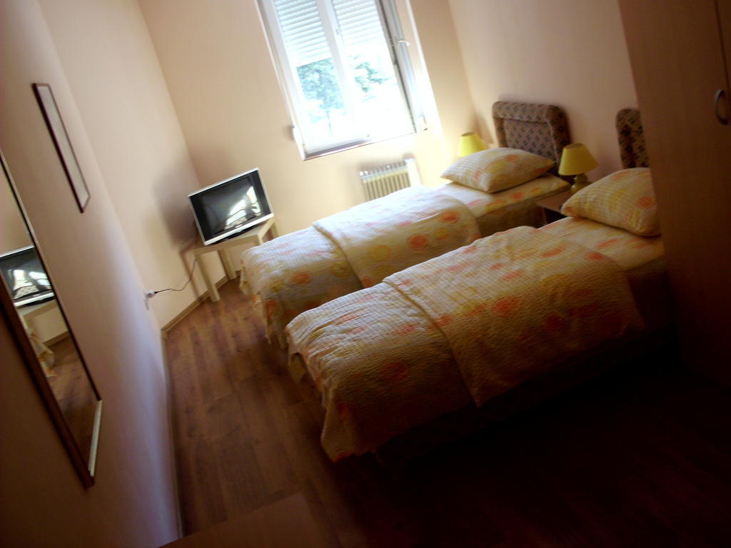 Apartments Bokan Cetinje Phòng bức ảnh